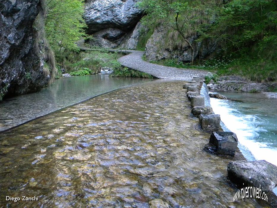 4-di nuovo sospesi sull'acqua.jpg